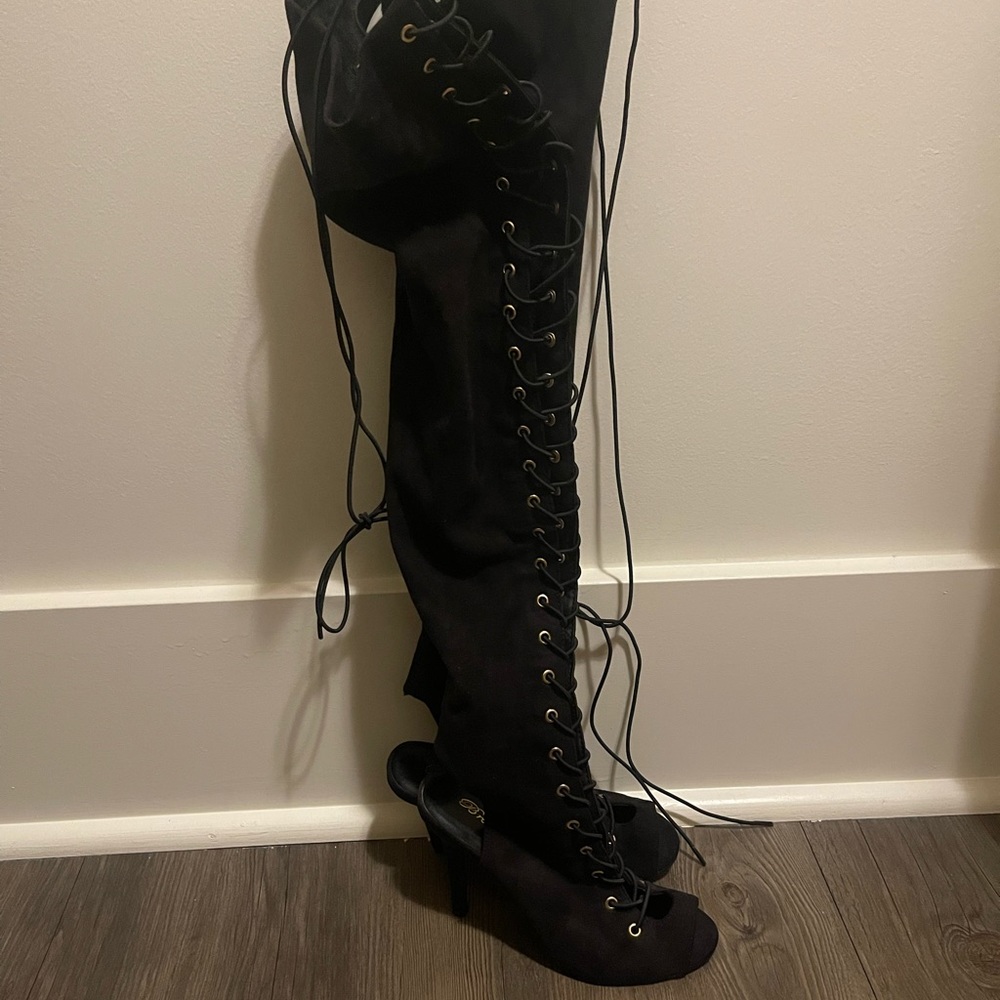 Breckelle’s Knee High Boots!